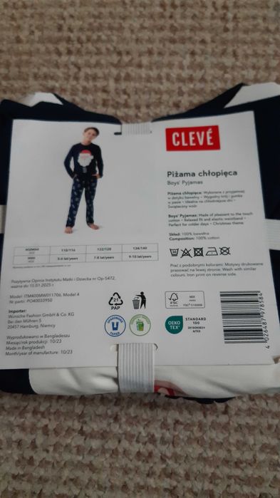 Nowa piżama chłopięca 110/116 z Mikołajem