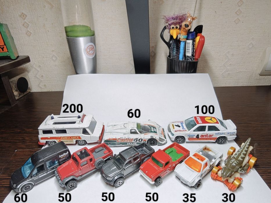 Машинки модели hot wheels matchbox corgi bburago maisto