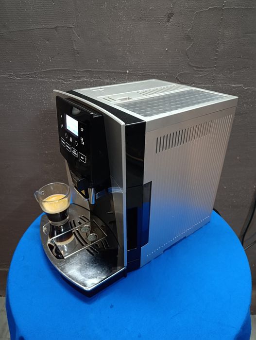 Кавоварка Delonghi perfecta graphic touch з молочником