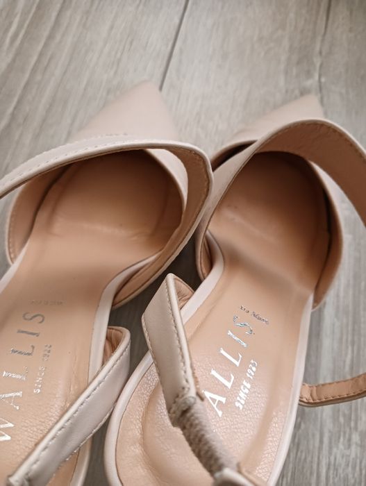 Czółenka na obcasie