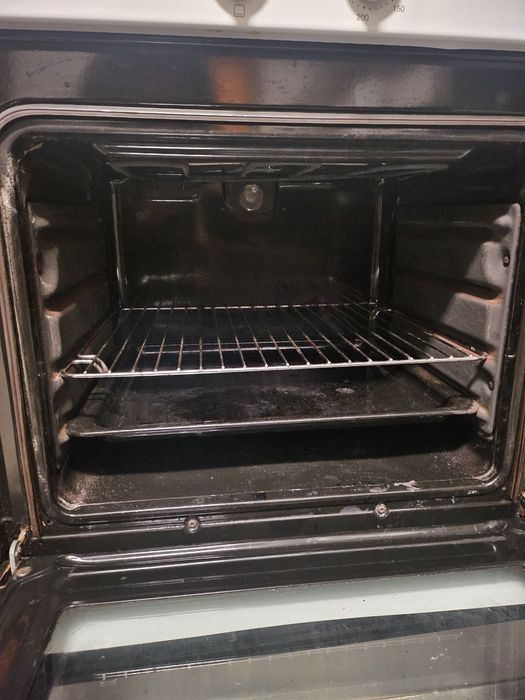 Forno elétrico em bom estado