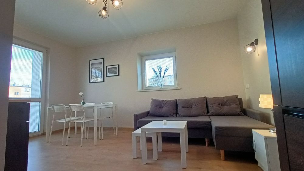 Apartament/ mieszkanie/ wynajem Oś.1000 lecia blok 3 w centrum+balkon - Widok 2