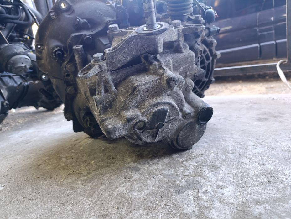 КПП коробка передач 1.9 Dci 6ст Megane 2 Scenic 2 Laguna 2