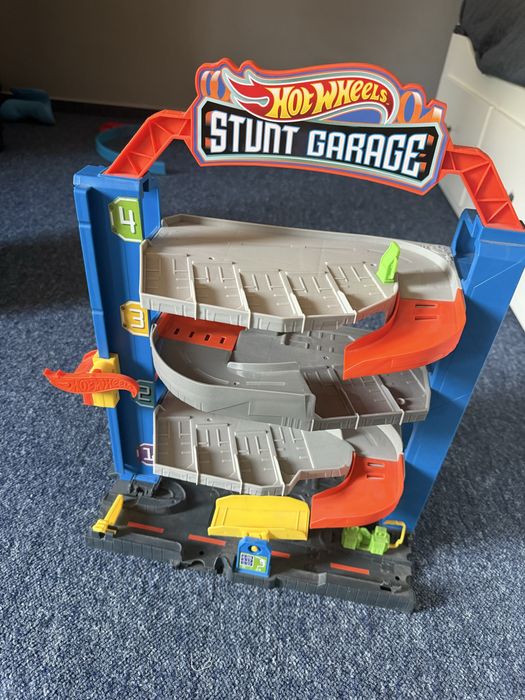 Hot wheels Stunt Garage garaż dla samochodów