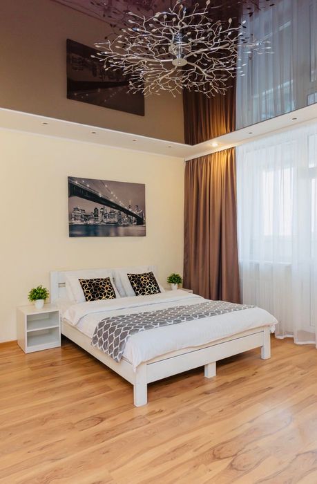 Подобово БУДИНОК НА ГЕНЕРАТОРІ. Ліфти вода цілодобово.