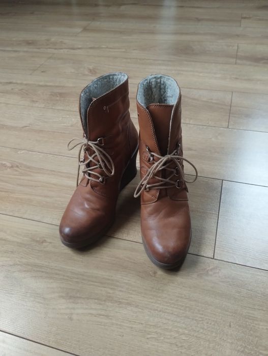 Buty damskie na koturnie