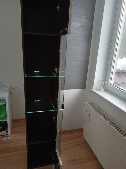 Witryna szklana, podświetlana