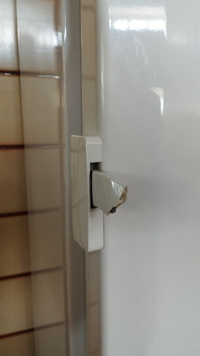 Frigorífico Beko SSE 27000 com 370 Litros de Capacidade