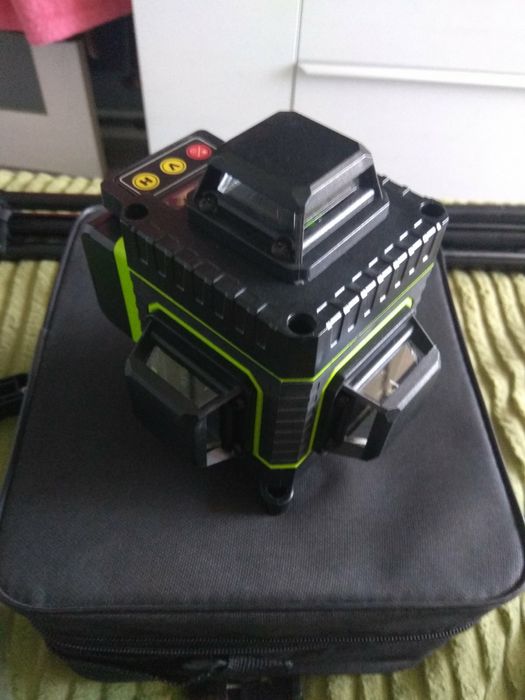 Лазерний рівень  Hilda 4D 16 лінії