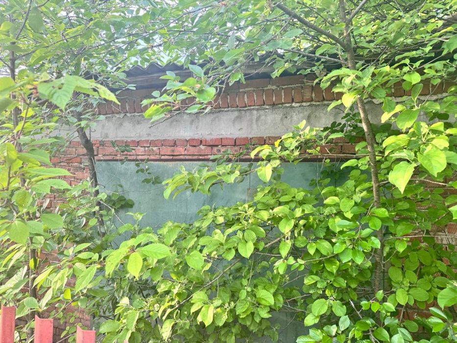 Продам капітальну будівлю на ділянці 6 сот.