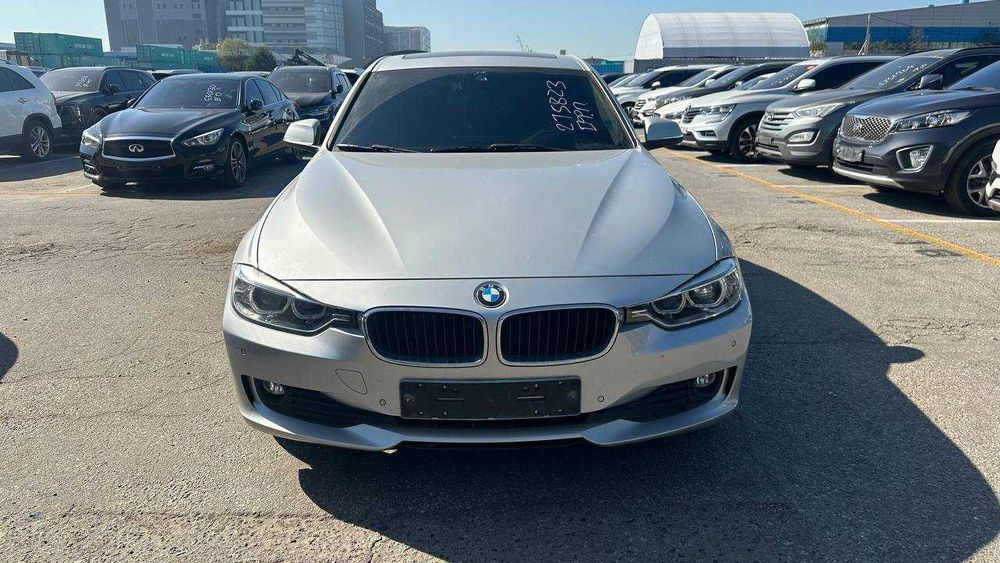 BMW 320d F30 2015 • Дизель, автомат, люк, проєкція