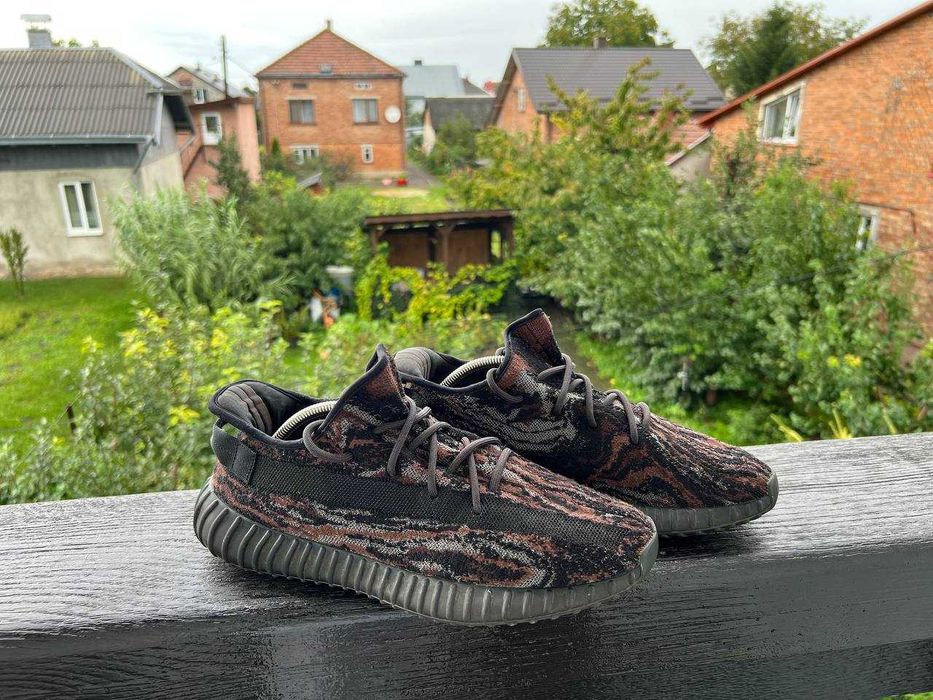 Кросівки Adidas Yeasy Boost 350