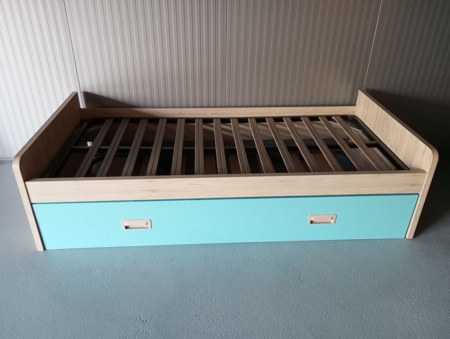 Cama de solteiro com gavetão