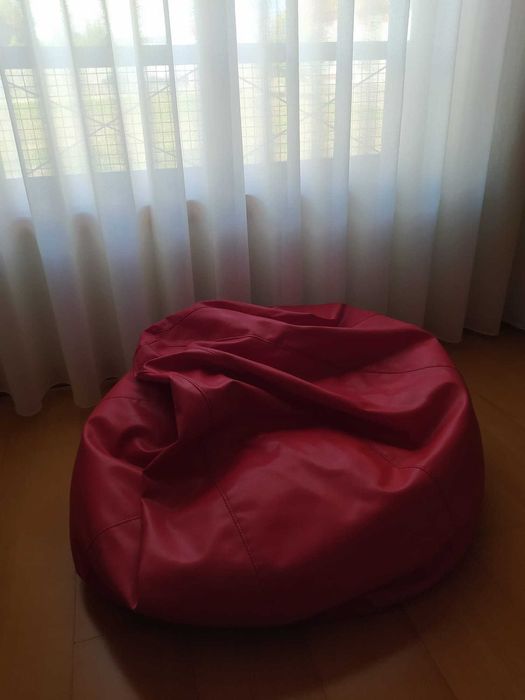 Puff em pele como novo