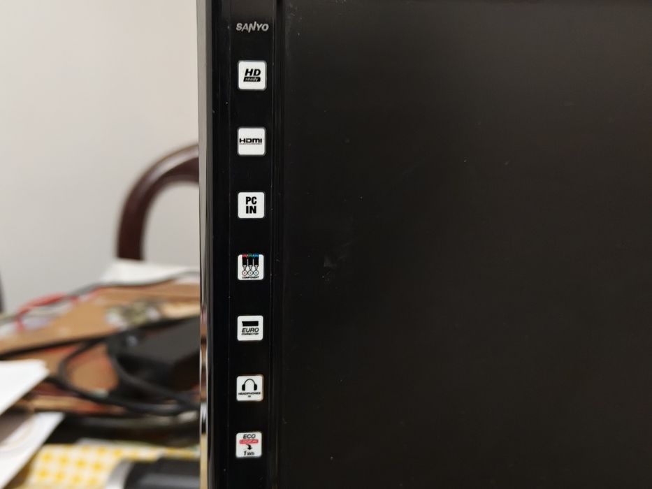 TV LCD Sanyo CE16C20-C/P 40cm com HDMI + Comando Original