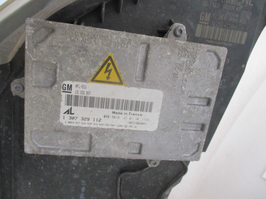 Farol Optica Opel Zafira B 2010 xenon