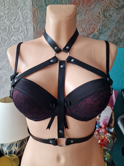 Skórzana bielizna. Uniseks.