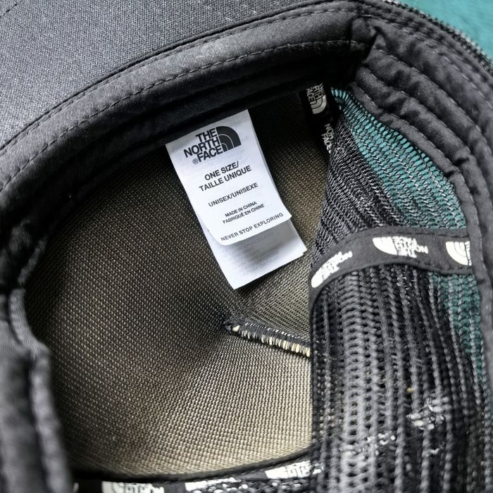 czarna czapka z daszkiem The North Face trucker hat cap
