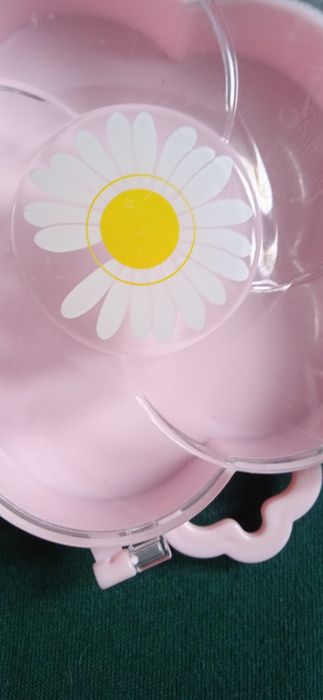 Pudełko w kształcie kwiatka