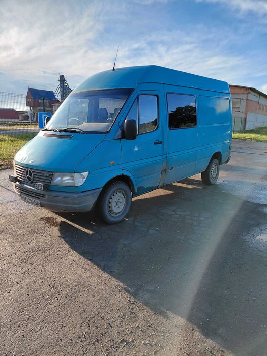 Мерседес спрінтер 312 грузовий.