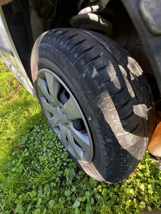 4 Penus COMO NOVOS Jante 15