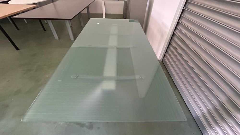 Stół szklany przezroczysty WALTER KNOLL