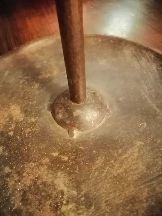 Candeeiro de azeite antigo em ferro