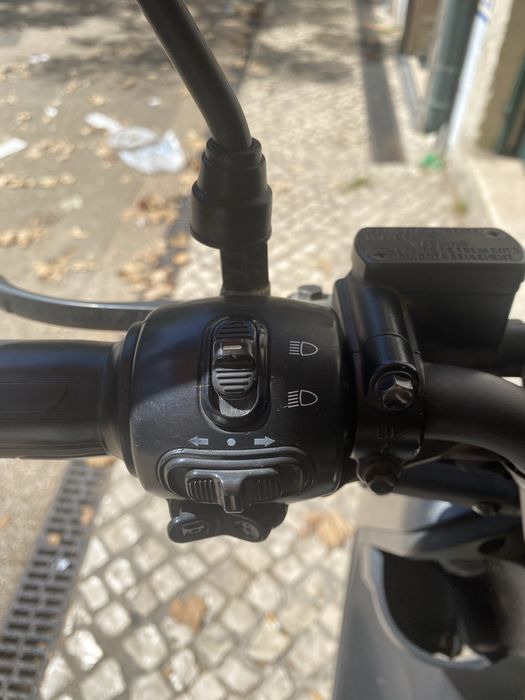 Moto elétrica em ótimo estado.