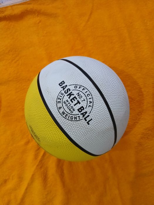 Bola de Basket em bom estado