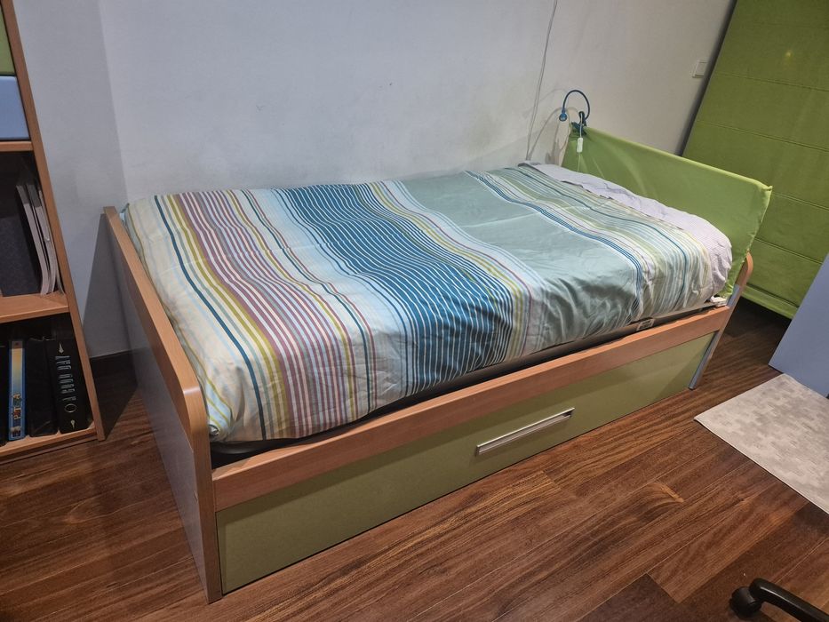 Quarto criança em bom estado