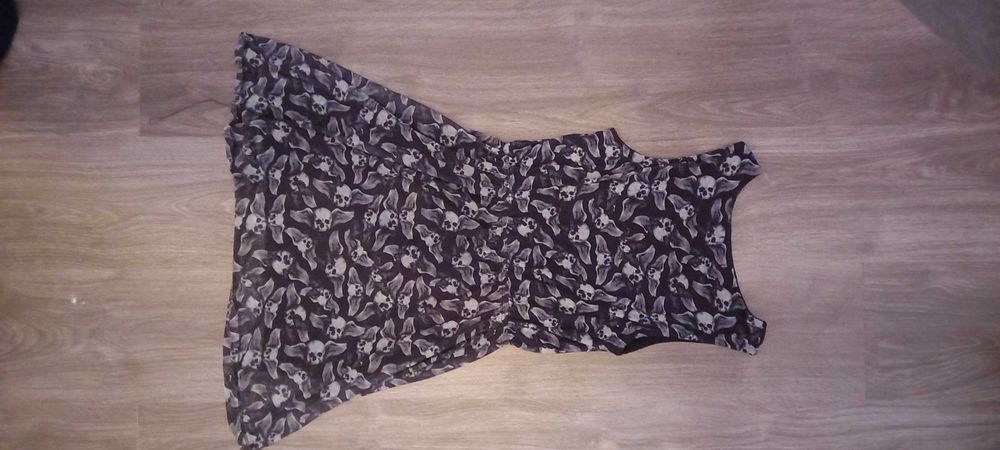 Vestido Preto Curto com Caveiras /S