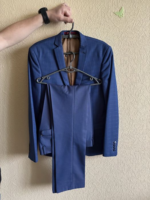 Чоловічій класичний костюм двійка