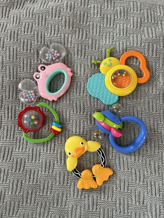 Zestaw 5 grzechotek/gryzaków