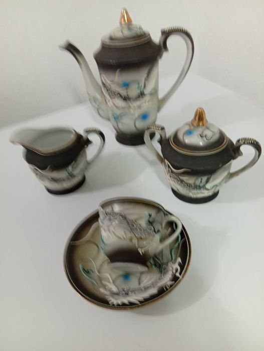 Serviço de café ,com 12 chavenas