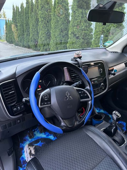 Mitsubishi Outlander 3