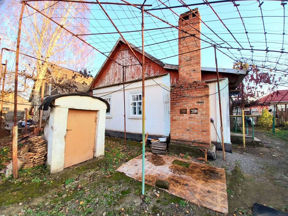 Продам дом на 4 ЗАРІЧНОМ.