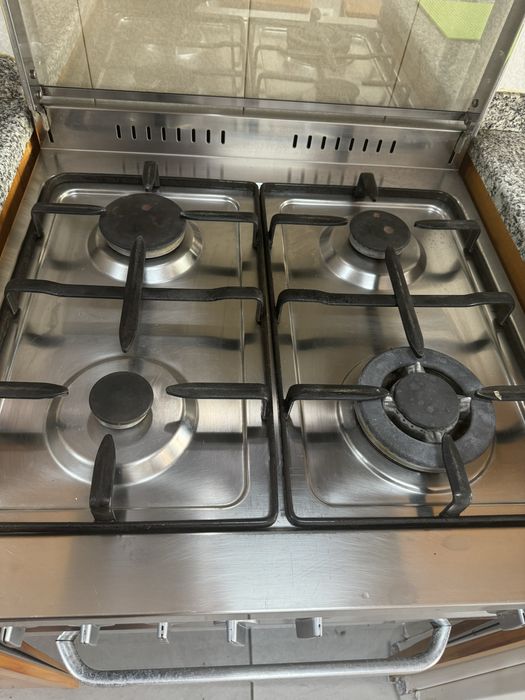 Fogão Ariston semi funcional