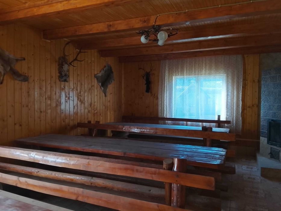 Житловий будинок з вбудованими приміщеннями комерційного призначення