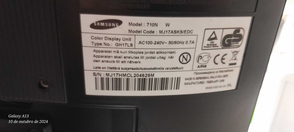 Monitor, teclado e rato