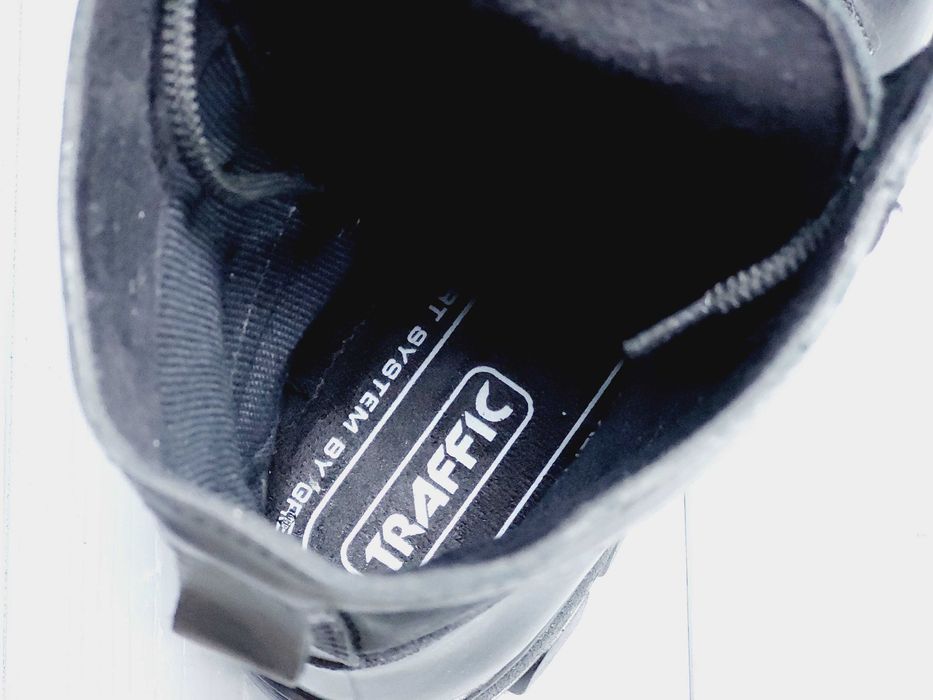 Кожаные мужские черные прошитые берцы демисезонные без меха осень!!!