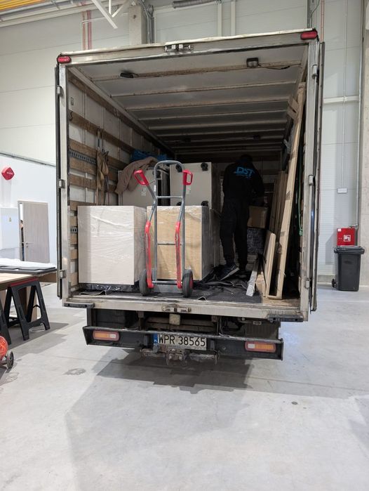 Przeprowadzki transport wywóz mebli magazynowanie