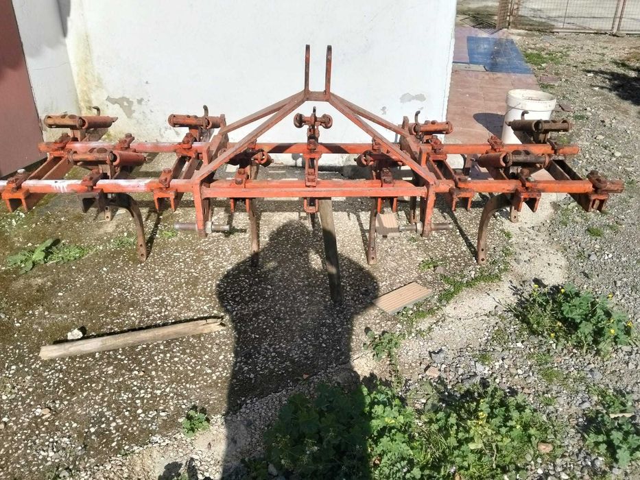 Vendo alfaias agrícolas