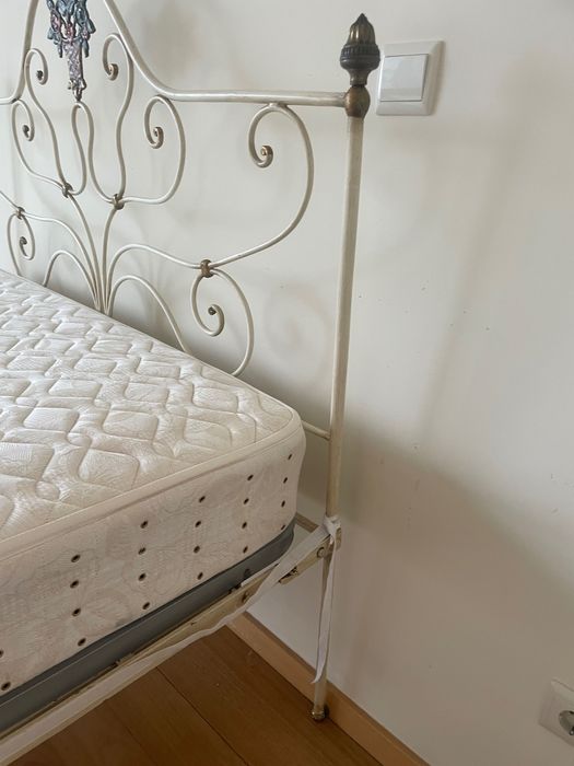 Cama ferro antiga restaurada