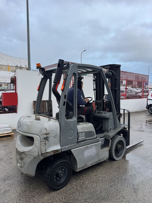 Empilhador Diesel NISSAN 2,5 Ton (usado)