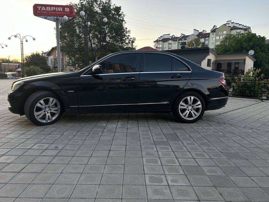 Mercedes-Benz C-220