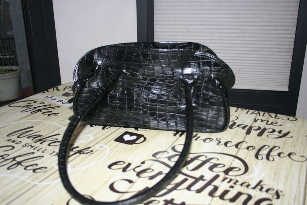 Mala preta de senhora