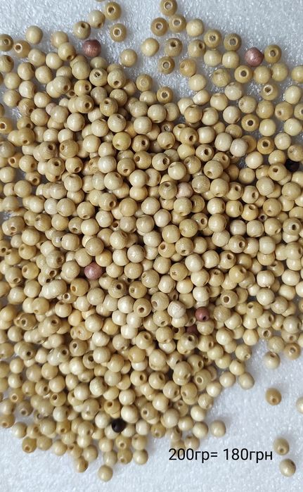 Намистини дерев'яні різного кольору та розміру