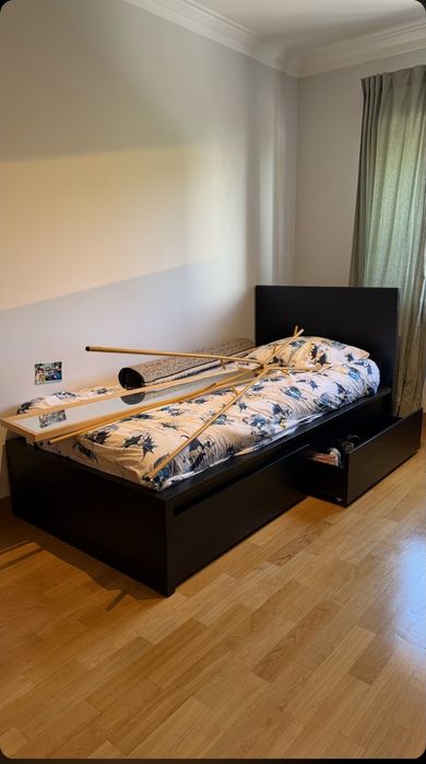 Cama Malm Ikea com 2 gavetas