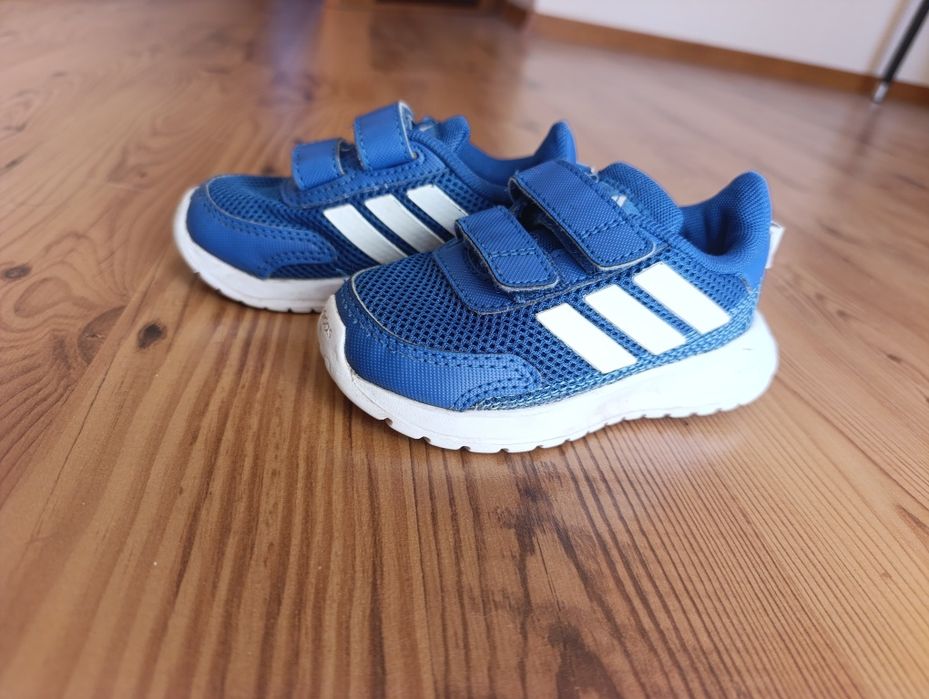 Кросівки adidas 22 розмір