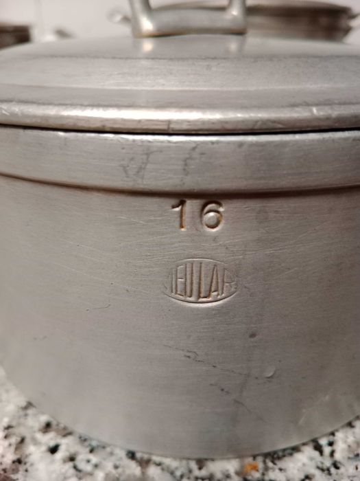 Tacho em metal marca "Meu Lar"